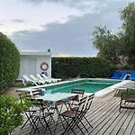 Estupendo En Con Piscina Nyaraló *