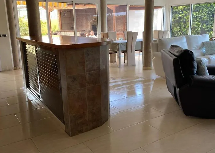 Estupendo En Con Piscina *